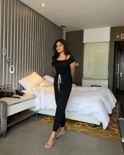 Call Girls Cg Road Cash On Delivery